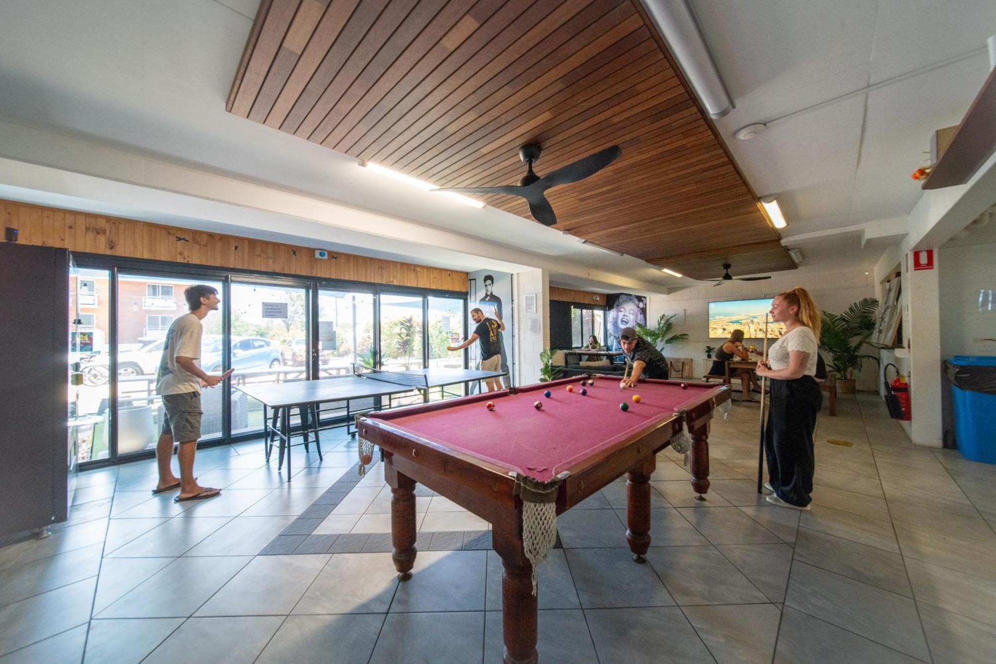 Seaside Lodge Hostel Townsville- Right Next To Coles, 2 Mins Walk To Strand & Cbd Екстер'єр фото